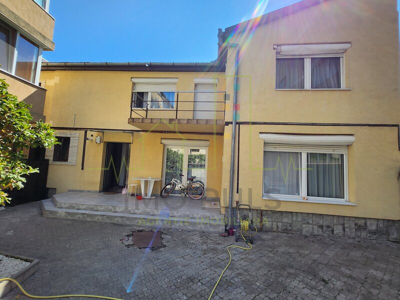 Dambovita, Sagului, casa individuala + un SAD cu acces din strada.